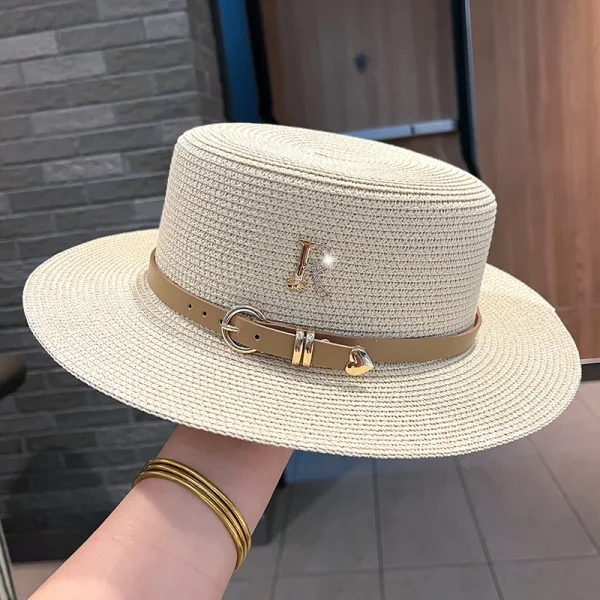 chapeau de paille avec sangle