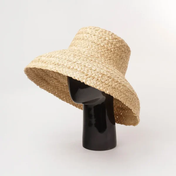 Chapeau en raphia élégant