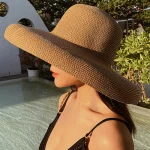accessoire soleil élégant femme
