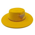 épingle sur chapeau en laine