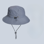 chapeau imperméable avec protection solaire